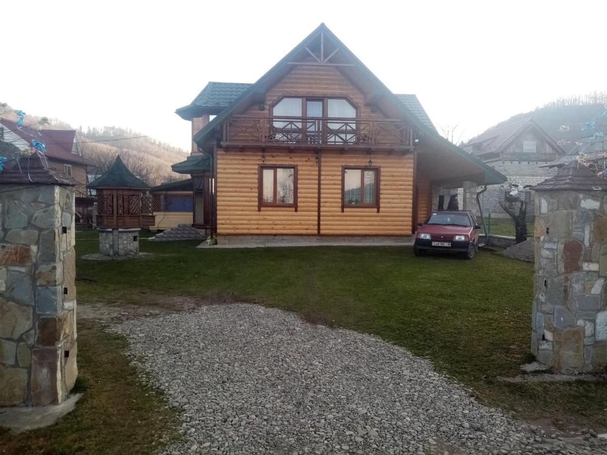 Садиба Федорчуків Гірська Хатина Şeşorî Exterior foto