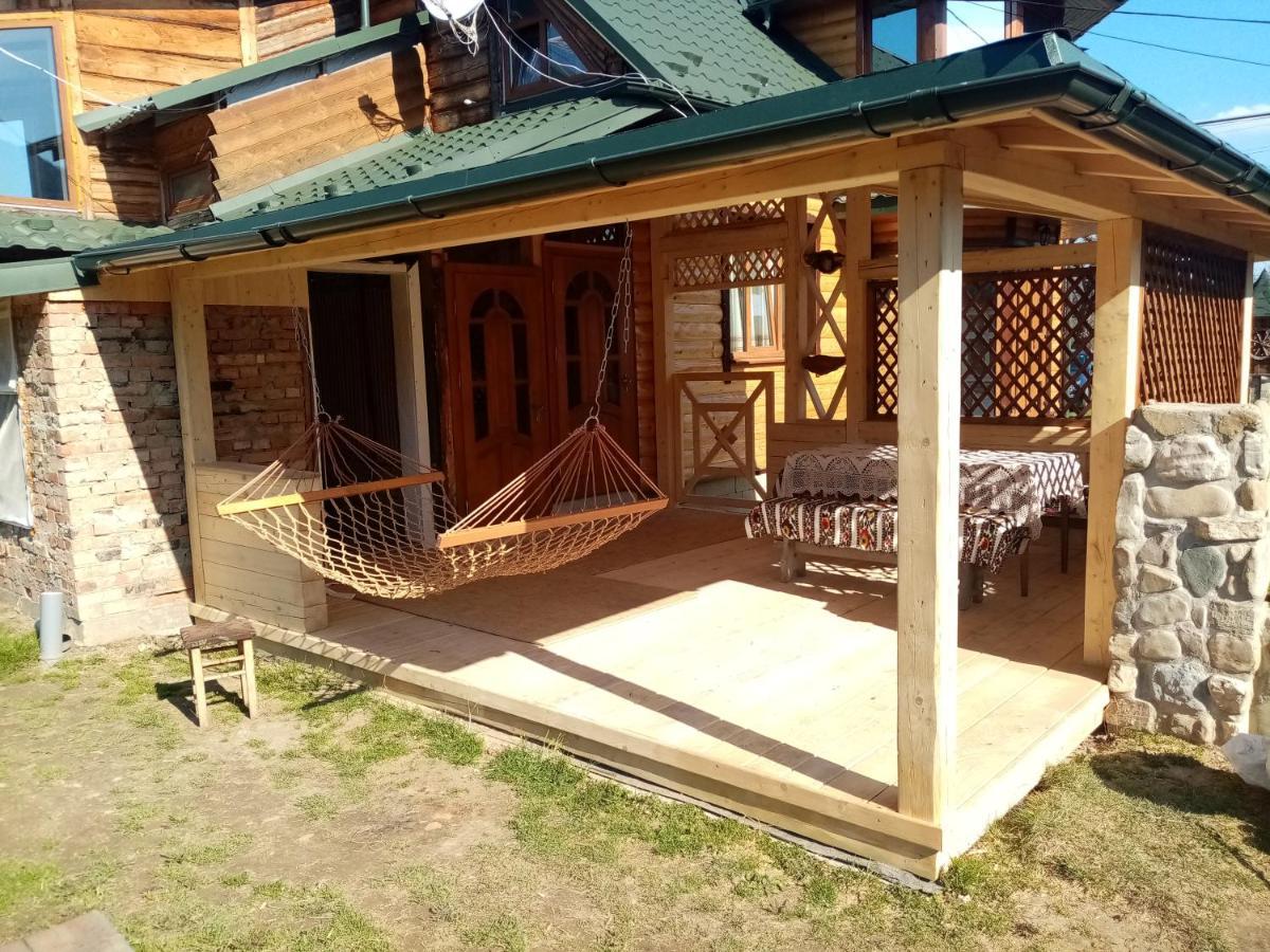 Садиба Федорчуків Гірська Хатина Şeşorî Exterior foto