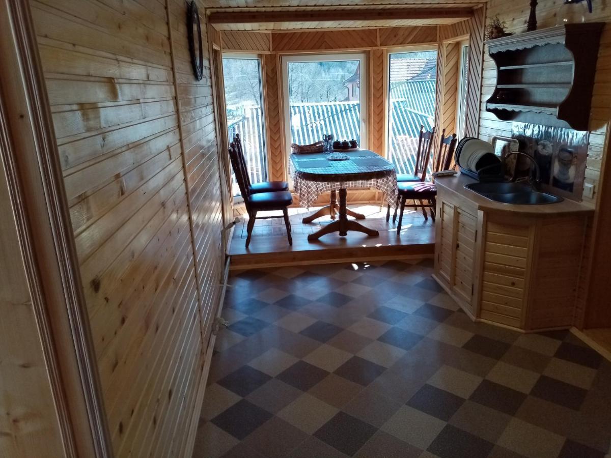 Садиба Федорчуків Гірська Хатина Şeşorî Exterior foto